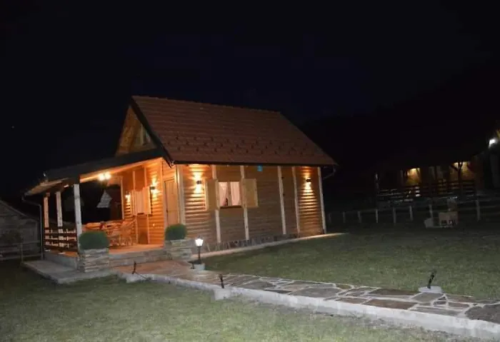 بيت للعطل Drveni Raj Lopatnice Lopatnica